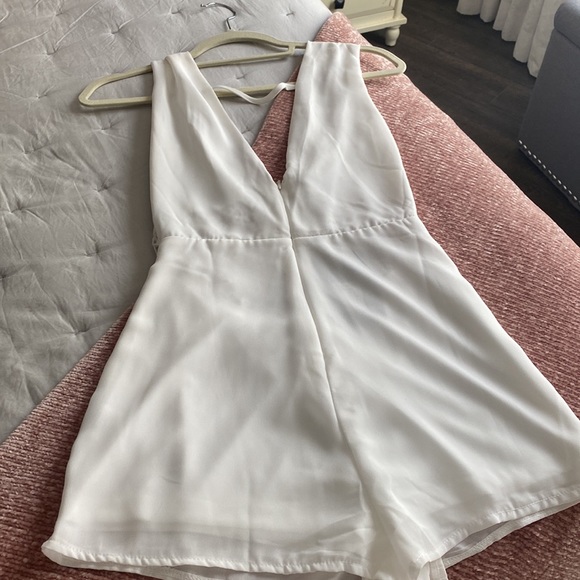 White cut out romper - tags on it - Picture 2 of 2